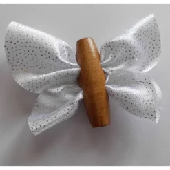 Schmetterlinge aus Stoff in sechs verschiedenen Farben mit Körper aus Holz