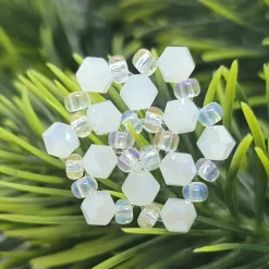 Schneeflocken / Eiskristalle aus Kristallglasperlen – zarte Deko für Weihnachten (3er Set, klein)