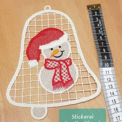 Schneemann in Glocke, gestickt