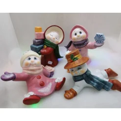 Schneemädchen liegend