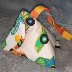 Schnullertasche mit Druckknopf, Pyramidentasche