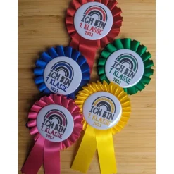 Schulkind Anstecker - Siegerschleife - Rosette