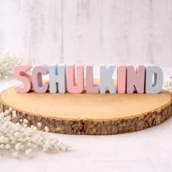 Schulkind Schriftzug – Personalisierbare Einschulungsdeko | Tischdeko Einschulung | 3 Farben wählbar
