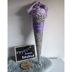 Schultüte aus Musselin Leomuster mit flieder 70cm