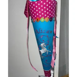 Schultüte aus Stoff bestickt Einhorn mit Ranke, Namen und Datum 70cm Rohling