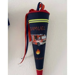 Schultüte aus Stoff bestickt mit Feuerwehrmotiv, mit Namen und Datum 70cm Rohling