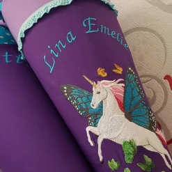 Schultüte aus Stoff bestickt Schmetterlingseinhorn, Namen und Datum 70cm Rohling