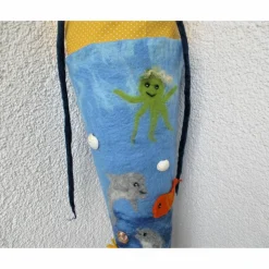 Schultüte Filz Delfin – Handgefilzte Zuckertüte mit Meerestieren, personalisierbar, 70 cm