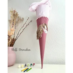 Schultüte mit Pony Lulu-Applikation hellbraun inkl. Namensstick