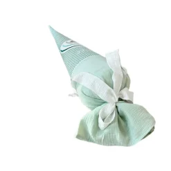 Schultüte Rainbow aus Waffelpique in mint, mit Regenbogen, mit Namen bestickt, in Pastellfarben