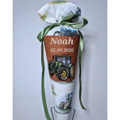 Schultüte Traktor personalisierbar – Zuckertüte Trecker mit Name, 70 cm, bestickt