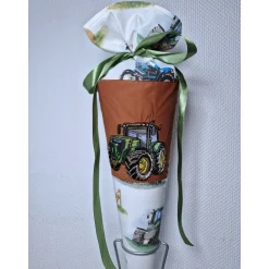 Schultüte Traktor personalisierbar – Zuckertüte Trecker mit Name, 70 cm, bestickt