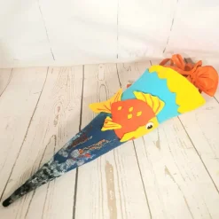 Schultüte Unterwasserwelt 70cm – handgefilzte Filzschultüte mit Goldfisch-Motiv