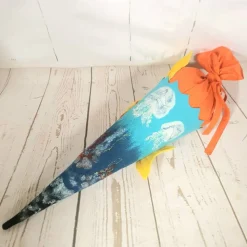 Schultüte Unterwasserwelt 70cm – handgefilzte Filzschultüte mit Goldfisch-Motiv