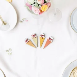 Schultüten gestanzt aus Tonkarton & Moosgummi – Mini Schultüten für Einschulung & Kartengestaltung