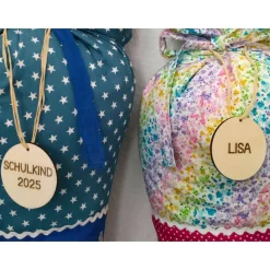 Schultüten-Anhänger aus Holz, personalisiert – Geschenk zur Einschulung & Schulanfang