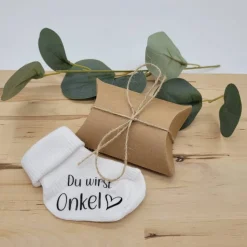 Schwangerschaft verkünden - Babysocke mit Geschenkverpackung - personalisierbar