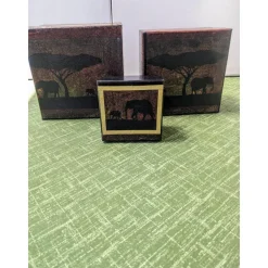 Schwarzes Geschenkschachtel - Set 3teilig, mit afrikanischen Serviettenmotiven