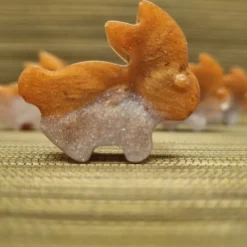 Süße kleine Hasen aus Epoxidharz, 6er Set. Dekoration für den Tisch usw.