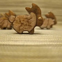 Süße kleine Hasen aus Epoxidharz, 6er Set. Dekoration für den Tisch usw.