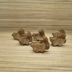 Süße kleine Hasen aus Epoxidharz, 6er Set. Dekoration für den Tisch usw.