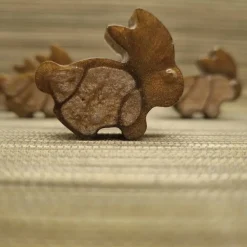 Süße kleine Hasen aus Epoxidharz, 6er Set. Dekoration für den Tisch usw.