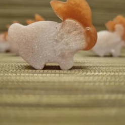 Süße kleine Hasen aus Epoxidharz, 6er Set. Dekoration für den Tisch usw..