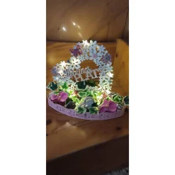 Süßes Gesteck "Lieblingsplatz" in rosa Tablett m. Beleuchtung 30x15cm