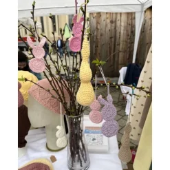 Set 3 Osterhasen gehäkelt Anhänger Frühlings Deko Osterdeko Hase minimalistisch gelb rosa flieder