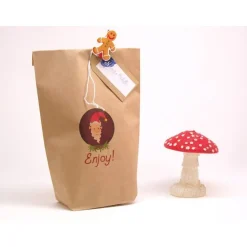 Set Geschenktüte Wichtel Enjoy Tüte aus Kraftpapier mit Kordel in rot-weiß und Geschenkanhänger aus Papier