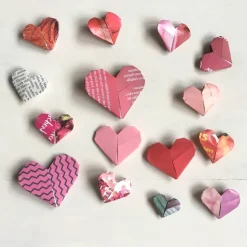 Set Origami Herzen Upcycling Valentinstag Hochzeit Tischdeko Streudeko 1er bis 15 er-Sets