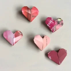 Set Origami Herzen Upcycling Valentinstag Hochzeit Tischdeko Streudeko 1er bis 15 er-Sets