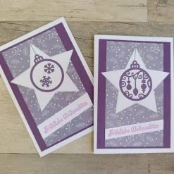 Set von zwei Weihnachtskarten in lila