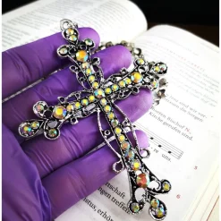 Silberner Rosenkranz – Glitzerndes Schmuckstück mit modernem Design & spiritueller Bedeutung