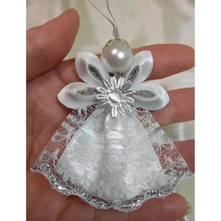 Silber-Weißer Engel – Handgefertigter Weihnachtsanhänger