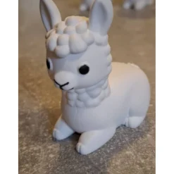 sitzendes kleines Alpaka aus Raysin - niedliche Dekoration