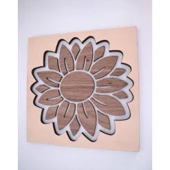 SONNENBLUME AUS NUSSBAUM und BUCHE Sperrholz mit Rattanmuster