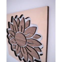 SONNENBLUME AUS NUSSBAUM und BUCHE Sperrholz mit Rattanmuster