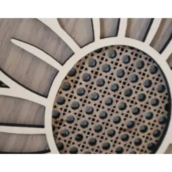 SONNENBLUME AUS NUSSBAUM und BUCHE Sperrholz mit Rattanmuster