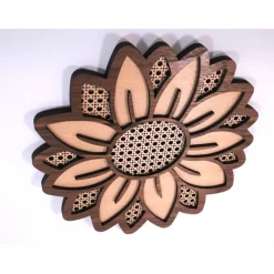 SONNENBLUME AUS NUSSBAUM und BUCHE Sperrholz mit Rattanmuster