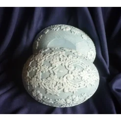 Spitzenosterei,Ostern,Frühling,Ostereier,Eier,Eidose,Osterkorb,Spitzenmuster