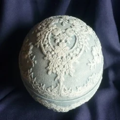 Spitzenosterei,Ostern,Frühling,Ostereier,Eier,Eidose,Osterkorb,Spitzenmuster