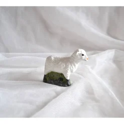 Stehendes Schaf aus Keramik von Hand bemalt