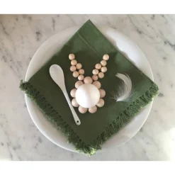 Österlicher Eierbecher im Skandi-Stil