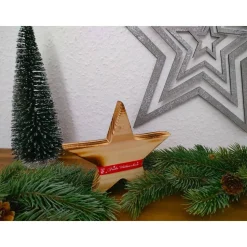 Stern aus Fichtenholz, rustikal geflammt mit rotem Satinband 