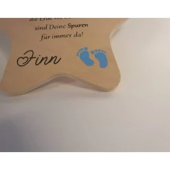 Stern aus Holz mit Babyfüßen | Geschenk nach Fehlgeburt | Erinnerungsstück für Sternenkind | Deko für verstorbenes Baby