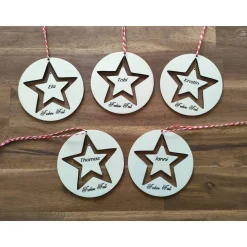 Stern-Anhänger/Holzmobile "Frohes Fest", graviert, mit Name personalisiert