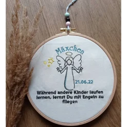 Stickrahmen-Während andere Kinder laufen lernen, lernst Du mit Engeln zu fliegen-Andenken/Erinnerung Fehlgeburt