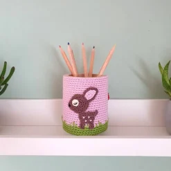 Stiftebecher für Kinder mit Reh und Fliegenpilz – Handgemachter Holzbecher Utensilo