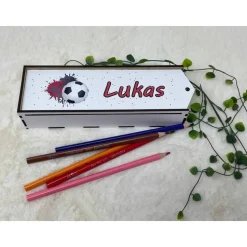 Stiftebox aus Holz personalisiert | Geschenk Einschulung| Federmäppchen Stifte Etui | Stifthalter Fussball Rot